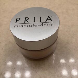 PRIIA Loose Mineral Foundation color neutral beige, powder sealed